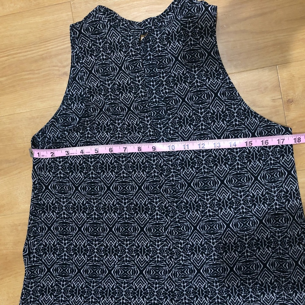 🚨⚠️     Mock Neck Shift     🚨⚠️ - Picture 5 of 8
